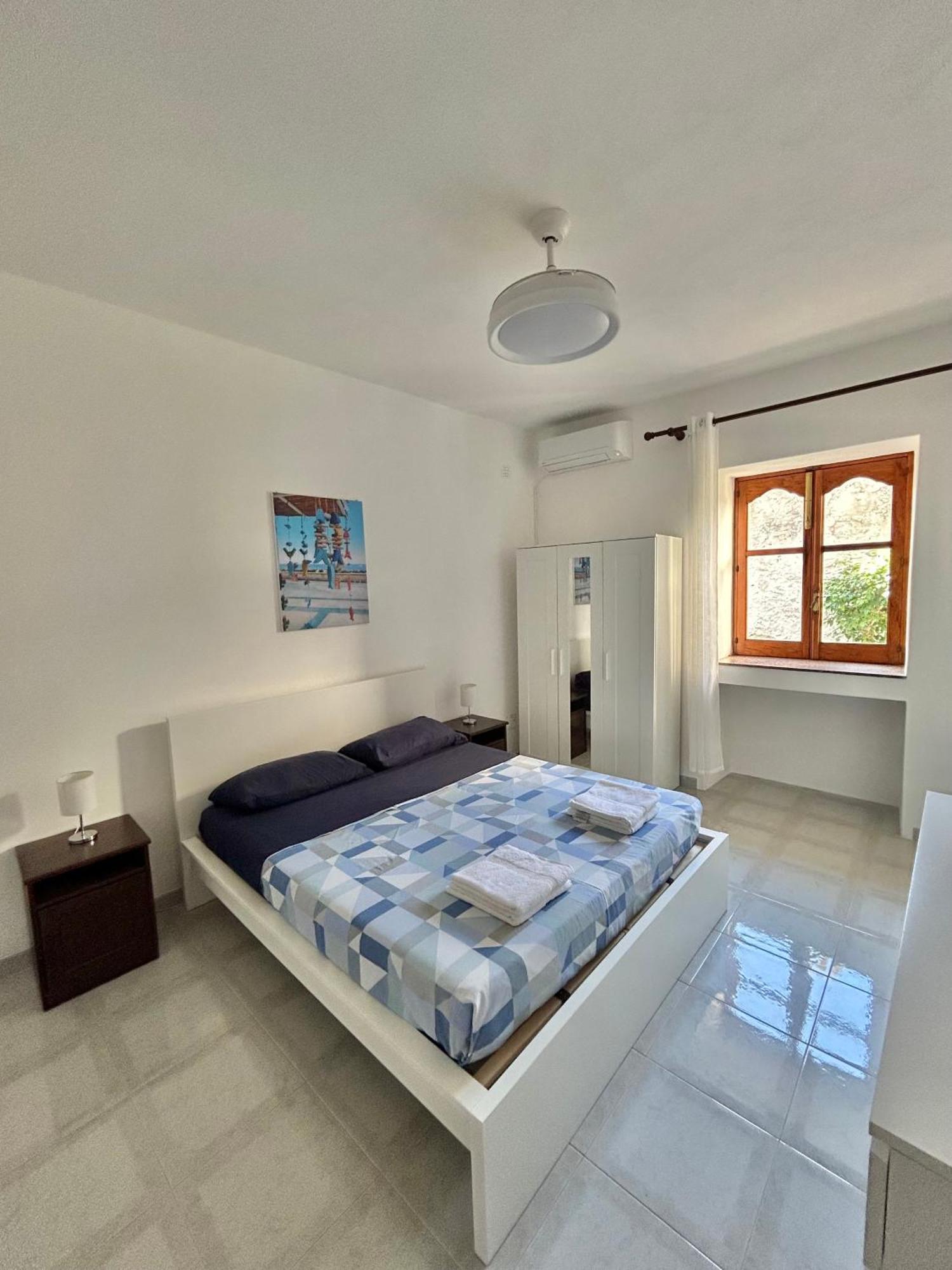 Aeolian Apartments Липари Екстериор снимка